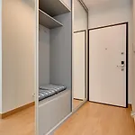 Holiday Apartment Near The Sea - Free Private Parking